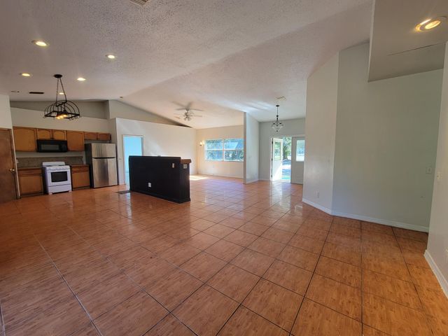 3467 NW 175th Court, Okeechobee, FL 34972
