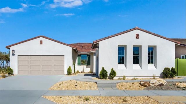 17574 Bassets Street, Hesperia, CA 92345