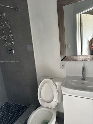 2300 NW 94th St 0, Miami, FL 33147