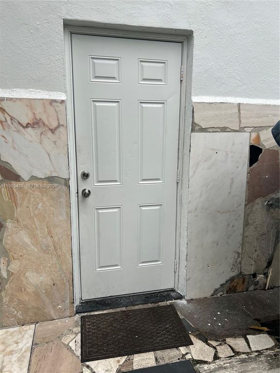 2300 NW 94th St 0, Miami, FL 33147