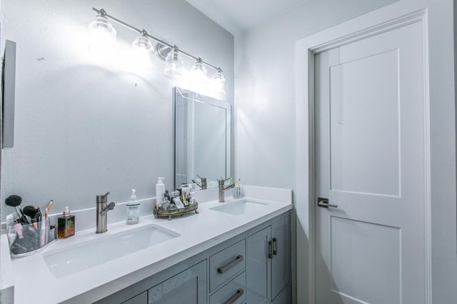 10243 Missel Thrush DR, Austin, TX 78750