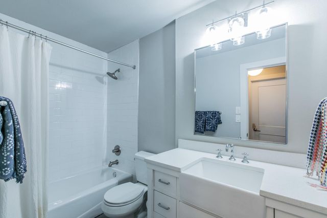 10243 Missel Thrush DR, Austin, TX 78750