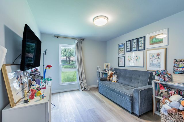 10243 Missel Thrush DR, Austin, TX 78750