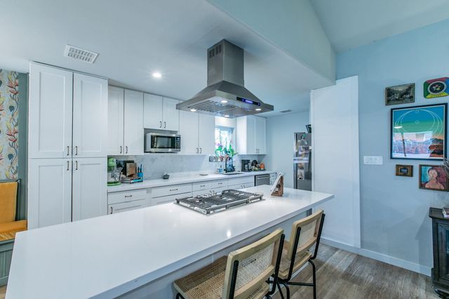 10243 Missel Thrush DR, Austin, TX 78750