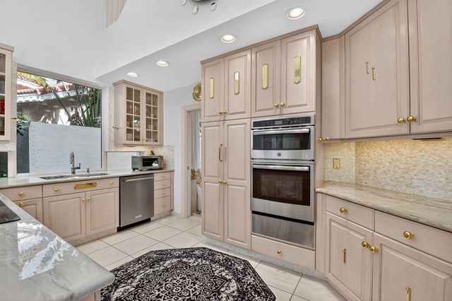 16670 Senterra Drive, Delray Beach, FL 33484