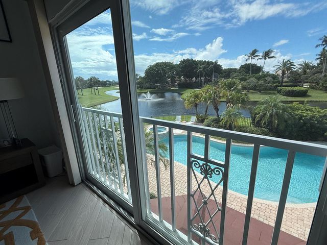 16670 Senterra Drive, Delray Beach, FL 33484