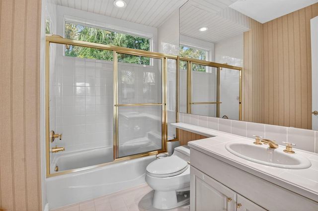 16670 Senterra Drive, Delray Beach, FL 33484