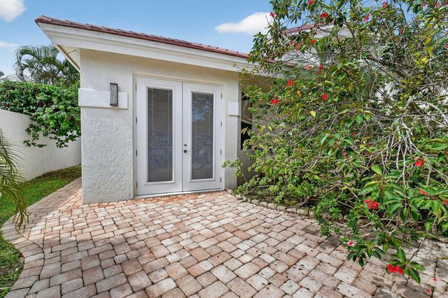 16670 Senterra Drive, Delray Beach, FL 33484