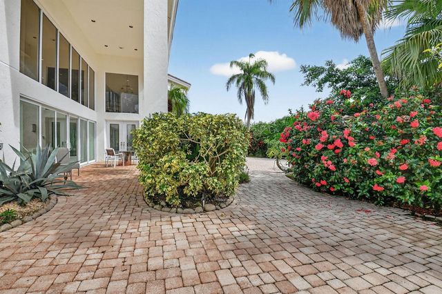 16670 Senterra Drive, Delray Beach, FL 33484