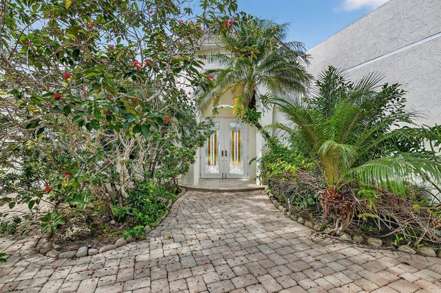 16670 Senterra Drive, Delray Beach, FL 33484