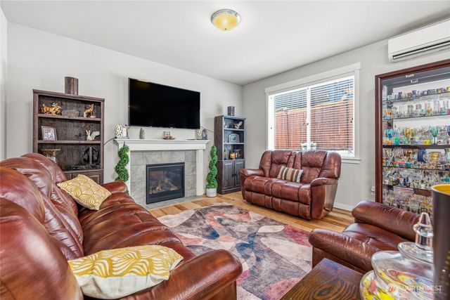 1420 E Gateway Heights Loop, Sedro Woolley, WA 98284