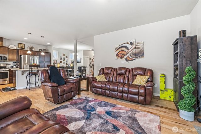 1420 E Gateway Heights Loop, Sedro Woolley, WA 98284