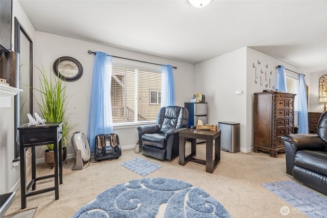 1420 E Gateway Heights Loop, Sedro Woolley, WA 98284