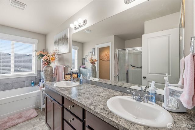 1420 E Gateway Heights Loop, Sedro Woolley, WA 98284