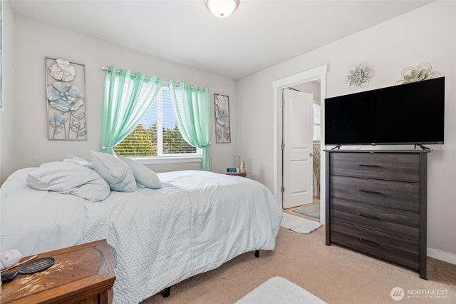 1420 E Gateway Heights Loop, Sedro Woolley, WA 98284