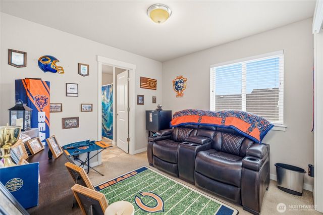 1420 E Gateway Heights Loop, Sedro Woolley, WA 98284
