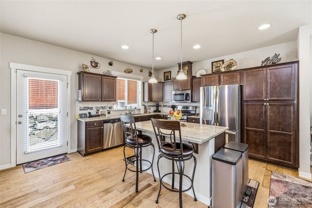 1420 E Gateway Heights Loop, Sedro Woolley, WA 98284