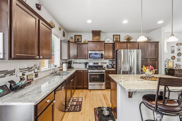 1420 E Gateway Heights Loop, Sedro Woolley, WA 98284