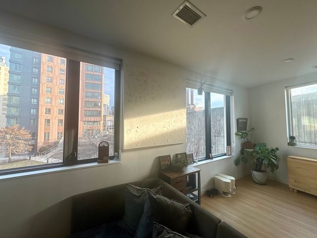 88 Hudson St 303, Boston, MA 02111