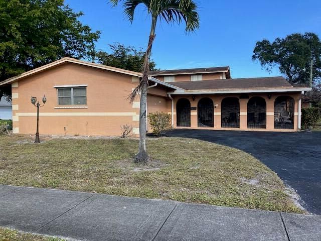 2320 NW 30th Way, Fort Lauderdale, FL 33311