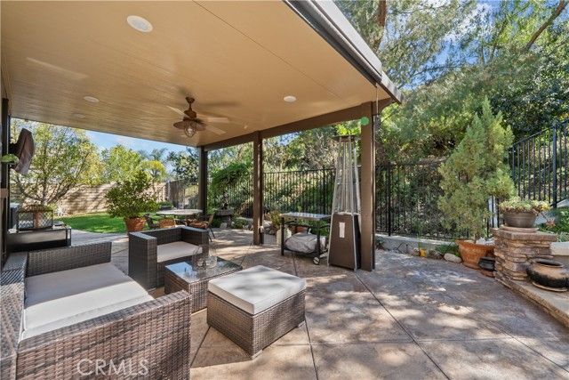 21736 Redwood Canyon, Saugus (santa Clarita), CA 91390