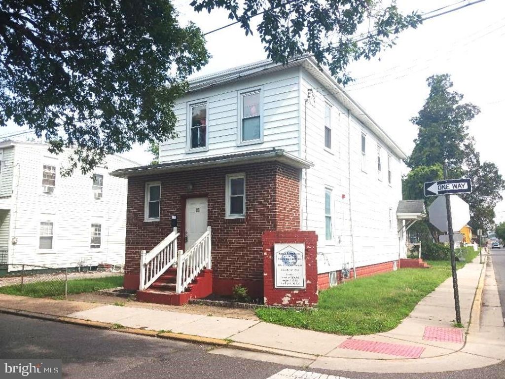 28 W JEFFERSON ST, PAULSBORO, NJ 08066 — photo 3