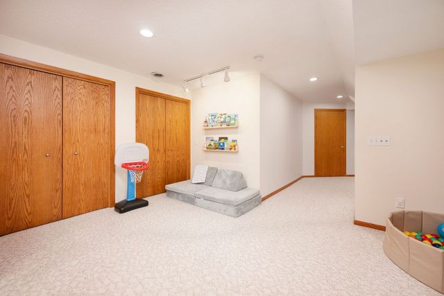 7020 Hickory Lane, Urbandale, IA 50322