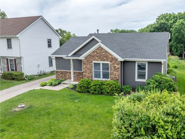 7020 Hickory Lane, Urbandale, IA 50322