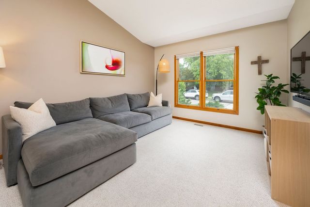 7020 Hickory Lane, Urbandale, IA 50322