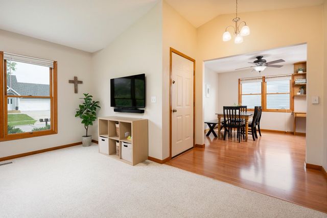 7020 Hickory Lane, Urbandale, IA 50322