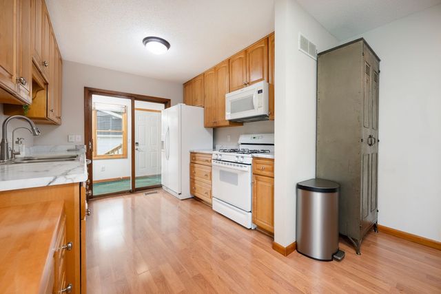 7020 Hickory Lane, Urbandale, IA 50322