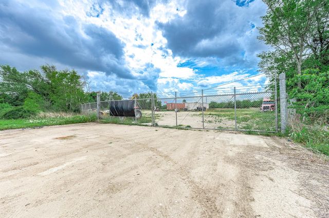 22652 Highway 6, Alvin, TX 77511