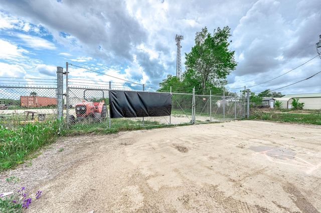 22652 Highway 6, Alvin, TX 77511