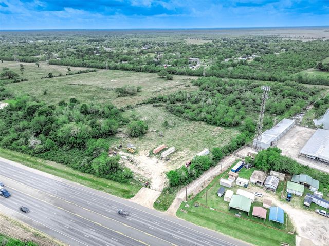 22652 Highway 6, Alvin, TX 77511