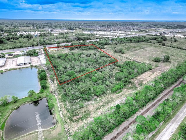 22652 Highway 6, Alvin, TX 77511
