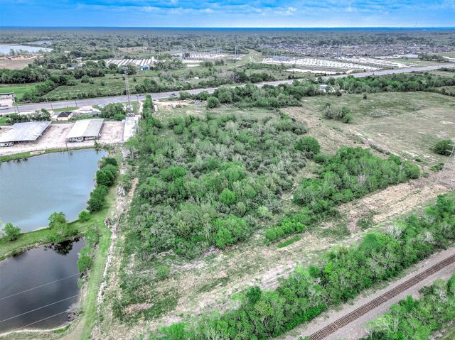 22652 Highway 6, Alvin, TX 77511