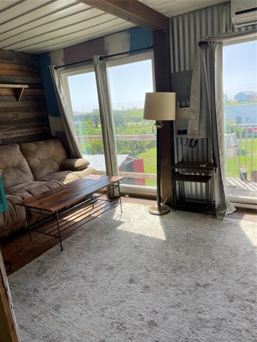 1106 Tuna Drive, Crystal Beach, TX 77650