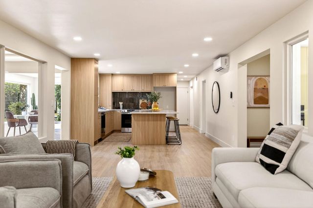 1422 Potrero Way, Sacramento, CA 95822