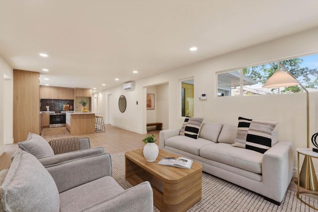 1422 Potrero Way, Sacramento, CA 95822