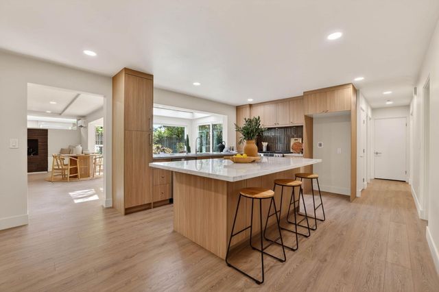 1422 Potrero Way, Sacramento, CA 95822