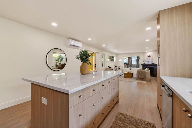 1422 Potrero Way, Sacramento, CA 95822