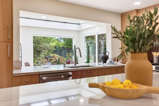 1422 Potrero Way, Sacramento, CA 95822