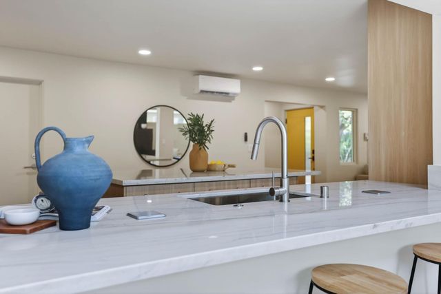 1422 Potrero Way, Sacramento, CA 95822