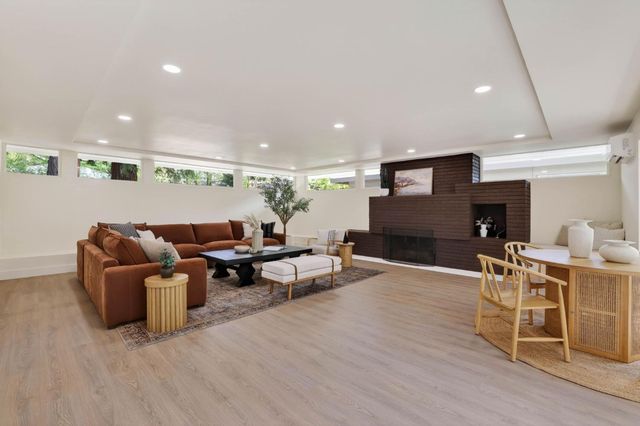 1422 Potrero Way, Sacramento, CA 95822