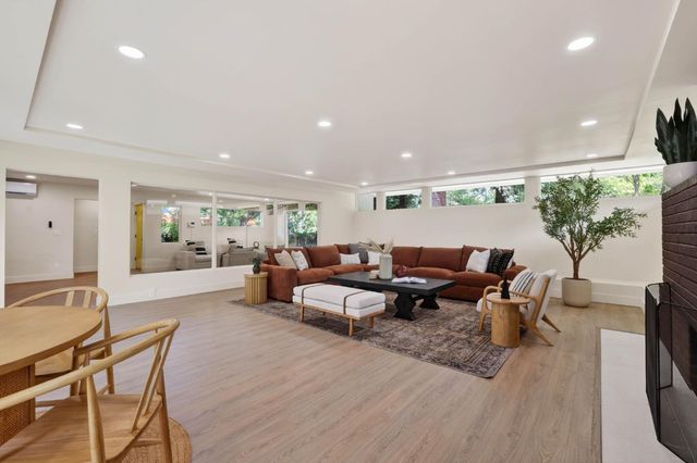 1422 Potrero Way, Sacramento, CA 95822