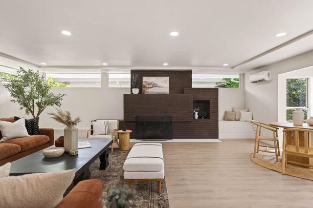 1422 Potrero Way, Sacramento, CA 95822