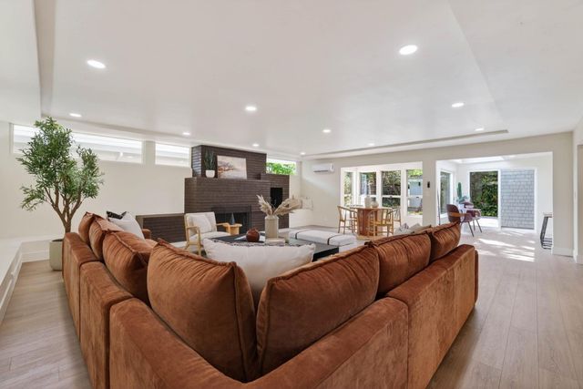 1422 Potrero Way, Sacramento, CA 95822