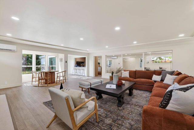 1422 Potrero Way, Sacramento, CA 95822