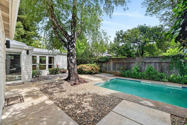 1422 Potrero Way, Sacramento, CA 95822