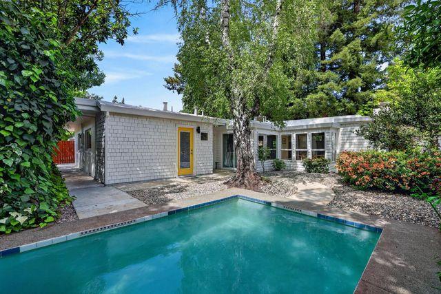 1422 Potrero Way, Sacramento, CA 95822